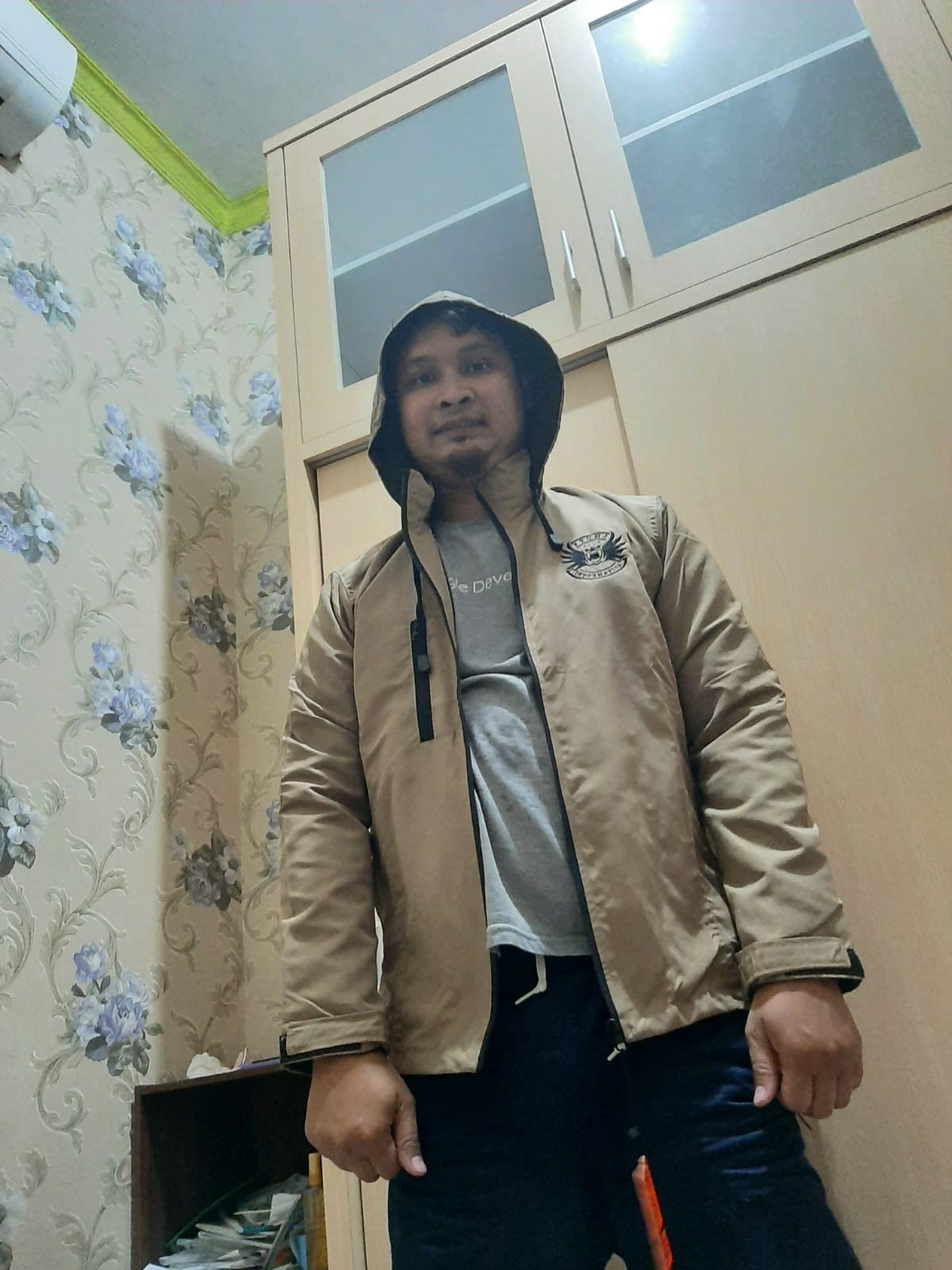 Penampakan jaket dari depan