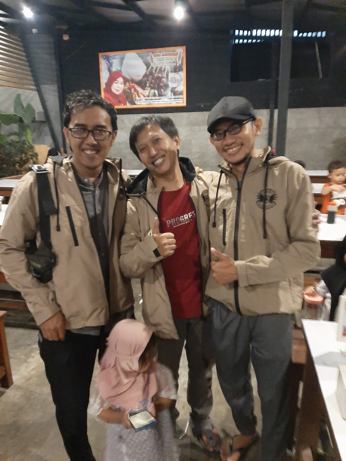 Snoy, Heri & Kholis